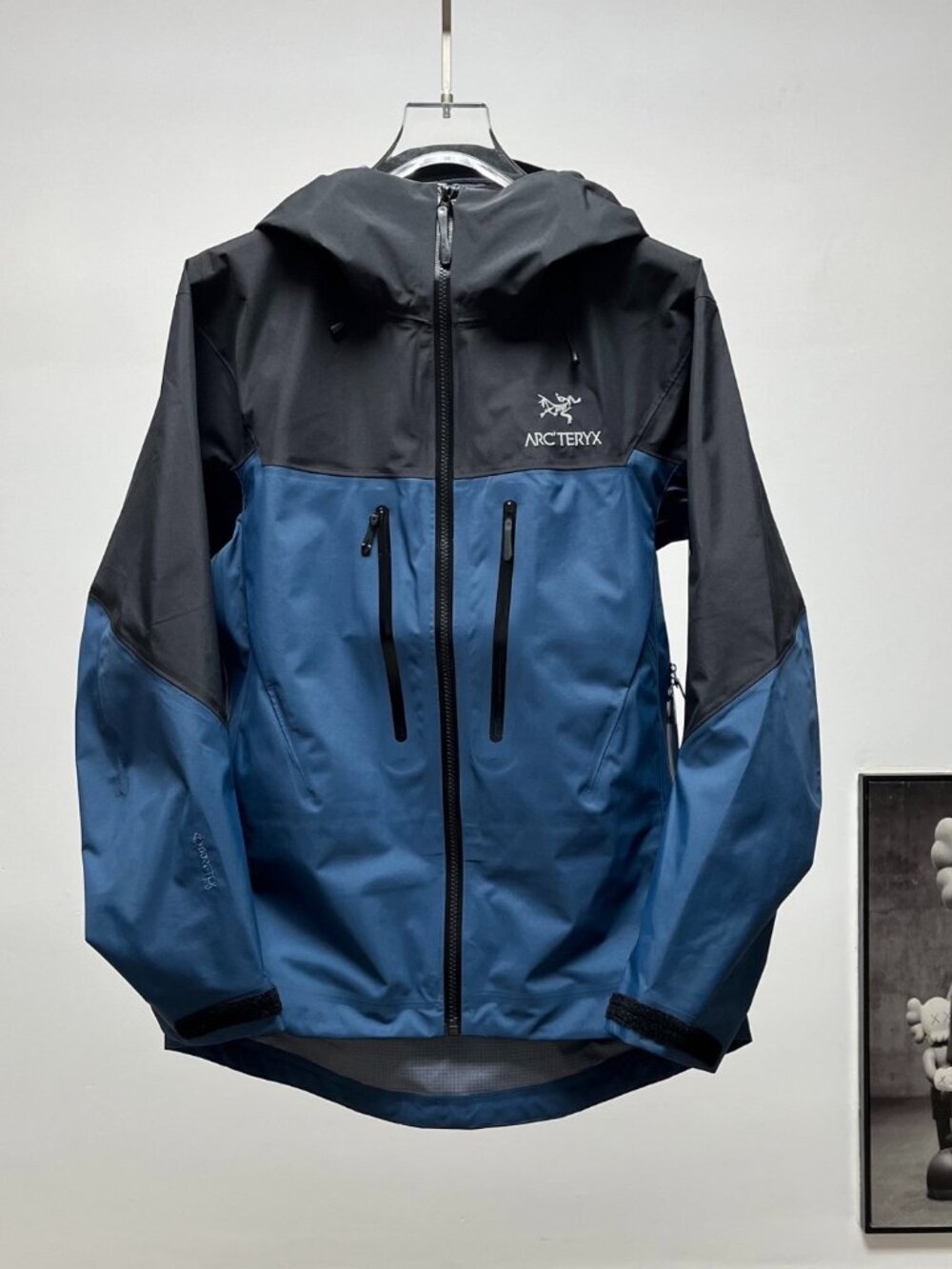Men's Arcteryx SV7 Black/Blue Windproof Waterproof Ski Down Jacket XL